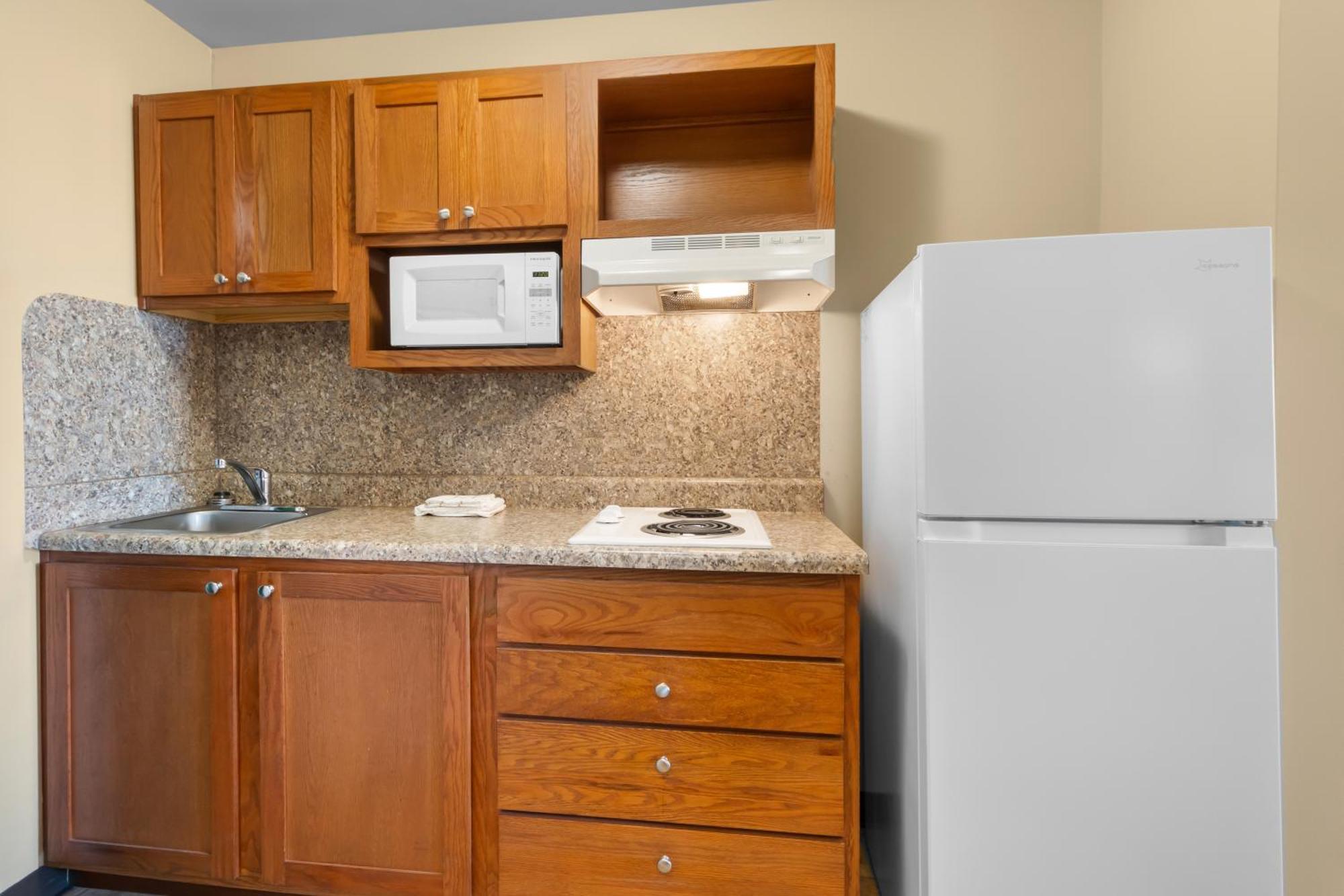 Risewell Kitchen Suites Pleasanton Exterior photo